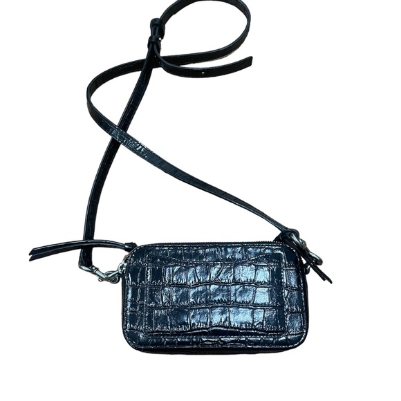 Marc Jacobs THECROC-EMBOSSED SNAPSHOT Crossbody Bag - Picture 2 of 4